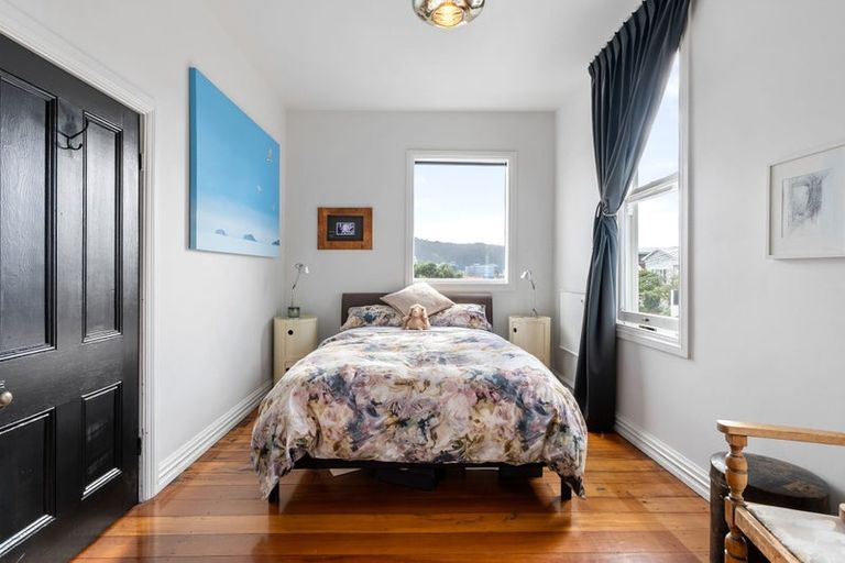 Photo of property in 66 Roxburgh Street, Mount Victoria, Wellington, 6011