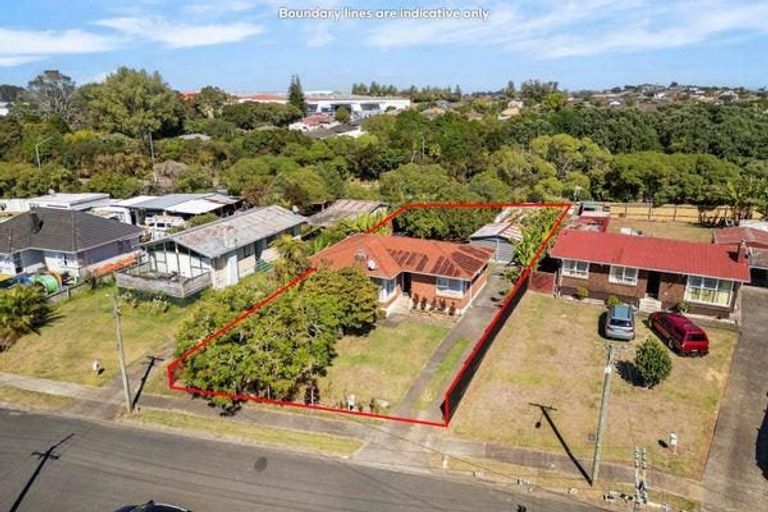 Photo of property in 17 Geoffrey Place, Mangere East, Auckland, 2024
