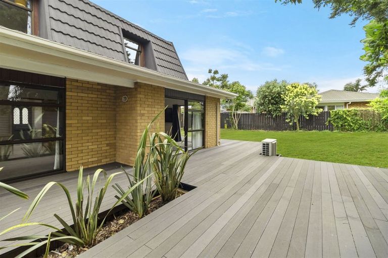 Photo of property in 9 Gloria Avenue, Te Atatu Peninsula, Auckland, 0610