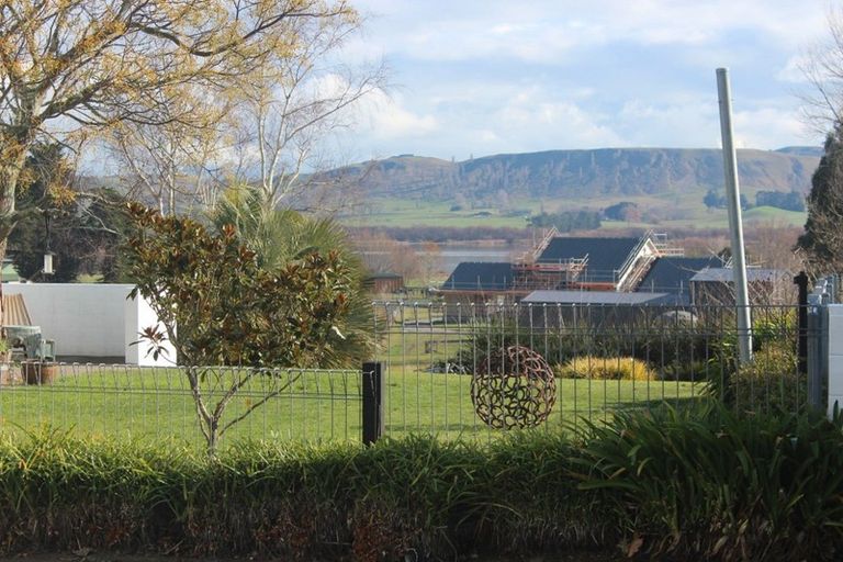 Photo of property in 402 Porangahau Road, Waipukurau, 4282