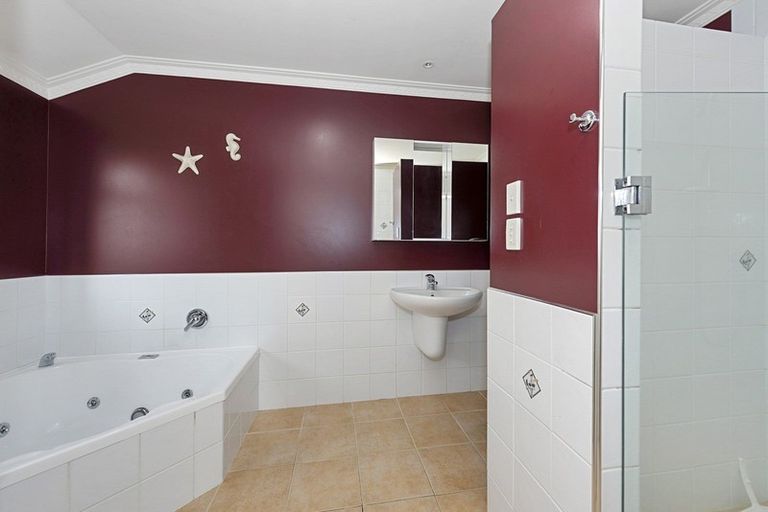 Photo of property in 115 Rototuna Road, Rototuna, Hamilton, 3210