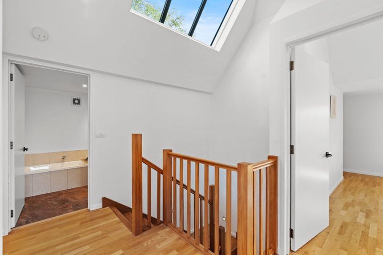 Photo of property in 143 Straven Road, Fendalton, Christchurch, 8014