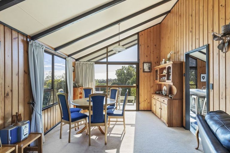 Photo of property in 19 Caledonia Place, Highlands Park, New Plymouth, 4312