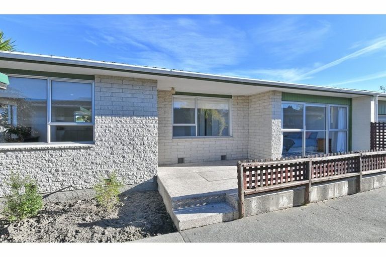 Photo of property in 36 Oldwood Street, Bishopdale, Christchurch, 8053