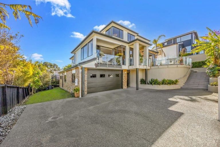 Photo of property in 34a Seaview Road, Castor Bay, Auckland, 0620