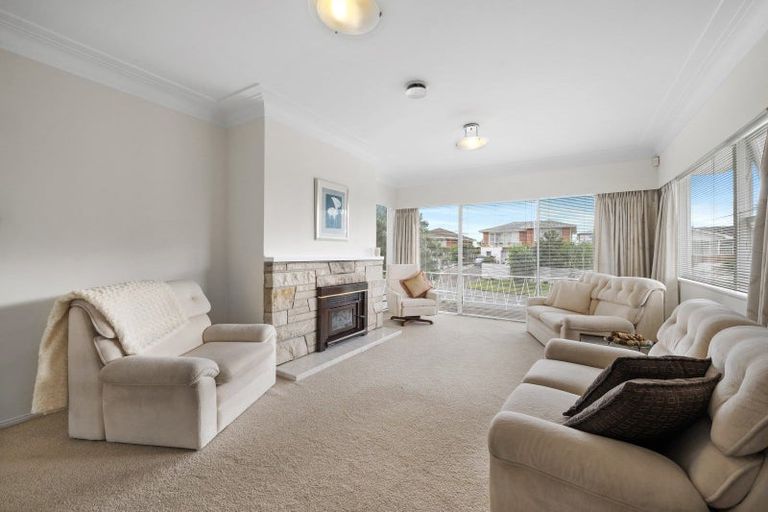 Photo of property in 125 Reeves Road, Pakuranga Heights, Auckland, 2010