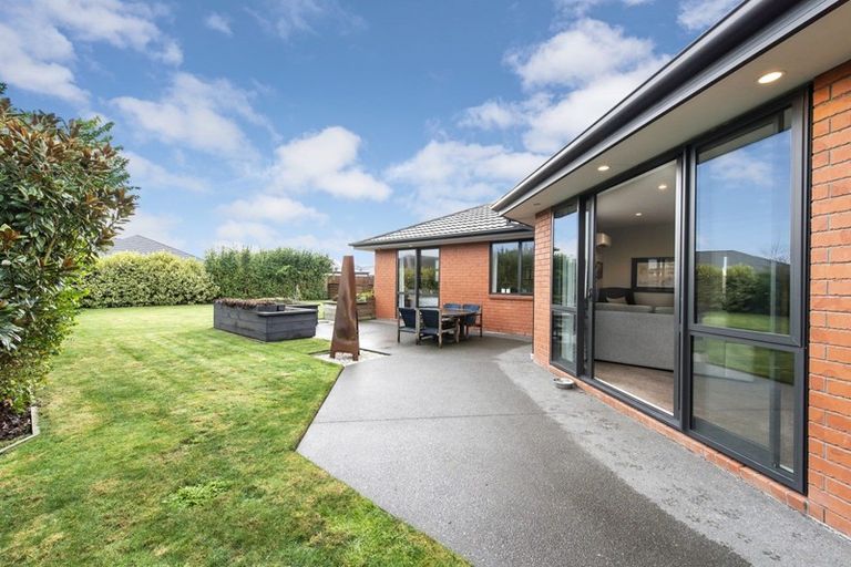 Photo of property in 16 Lloyds Close, Rolleston, 7614