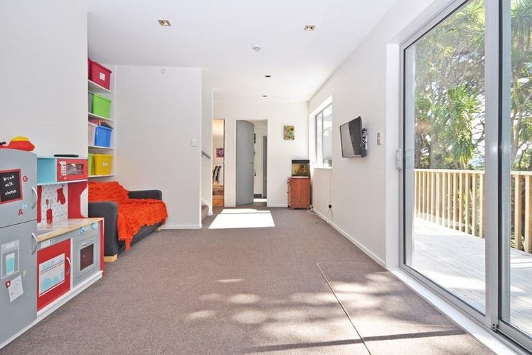 Photo of property in 585 South Titirangi Road, Titirangi, Auckland, 0604