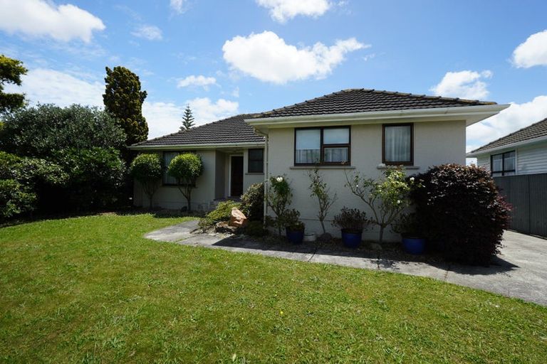 Photo of property in 9 Bristol Crescent, Roslyn, Palmerston North, 4414