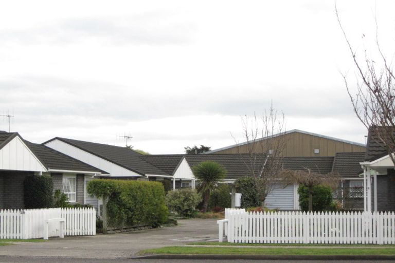 Photo of property in 2/26 Te Aute Road, Havelock North, 4130