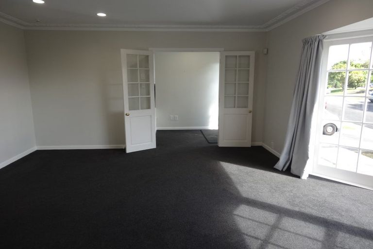 Photo of property in 2 The Anchorage, Sunnyhills, Auckland, 2010