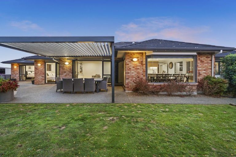Photo of property in 9 Ellivani Rise, Pukekohe, 2120