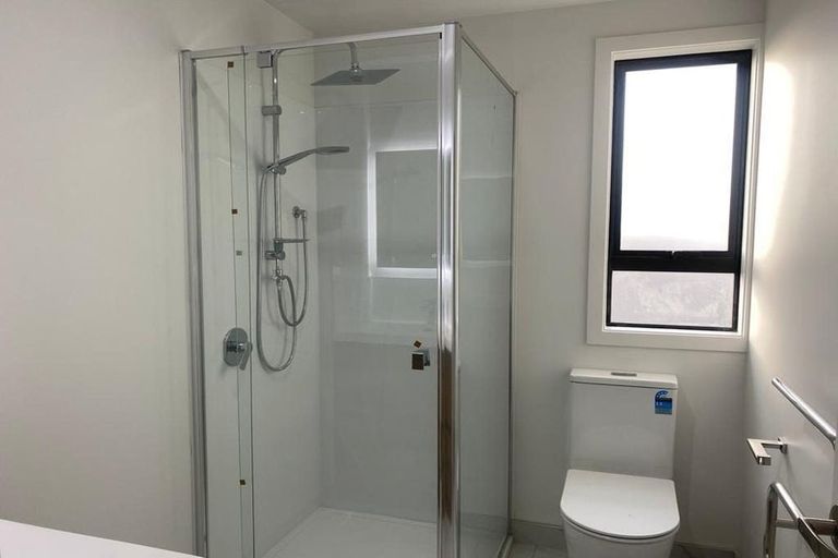 Photo of property in 2/28 Croydon Road, New Lynn, Auckland, 0600