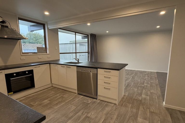 Photo of property in 27 Skerrett Crescent, Tamatea, Napier, 4112