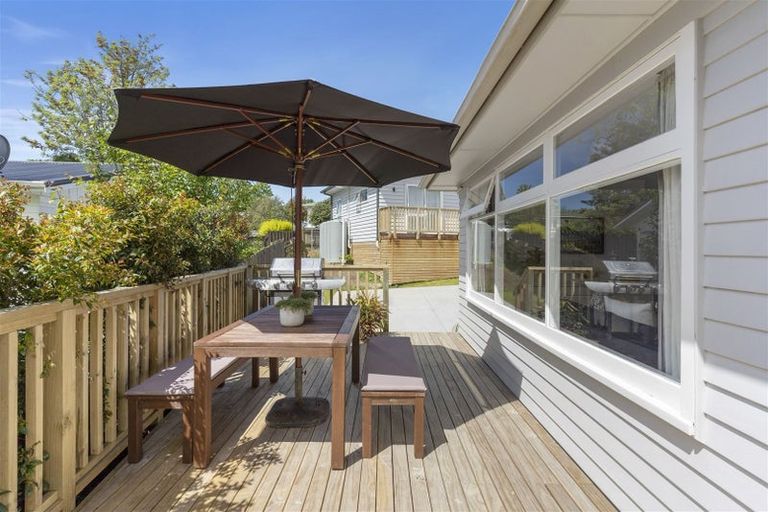 Photo of property in 17b Roseneath Place, Birkdale, Auckland, 0626