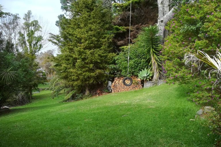 Photo of property in 22 Hammond Avenue, Hatfields Beach, Orewa, 0931