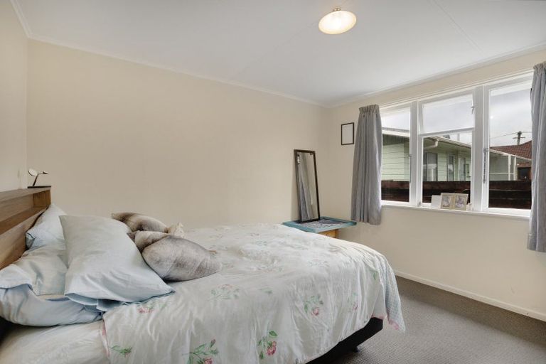Photo of property in 5 Kowhai Street, Naenae, Lower Hutt, 5011