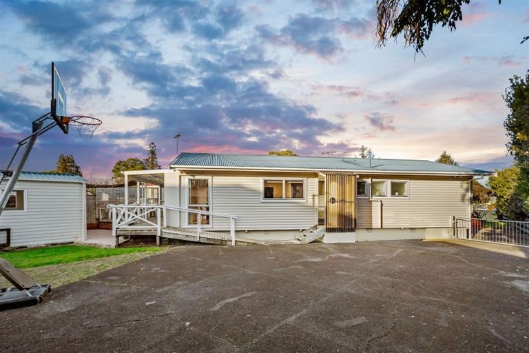 Photo of property in 14 Ascot Avenue, Henderson, Auckland, 0610