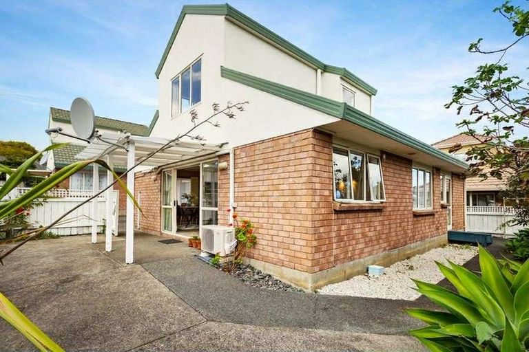 Photo of property in 11a Central Park Drive, Te Atatu South, Auckland, 0610