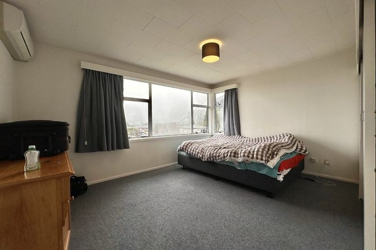 Photo of property in 34 Arapiko Street, Johnsonville, Wellington, 6037