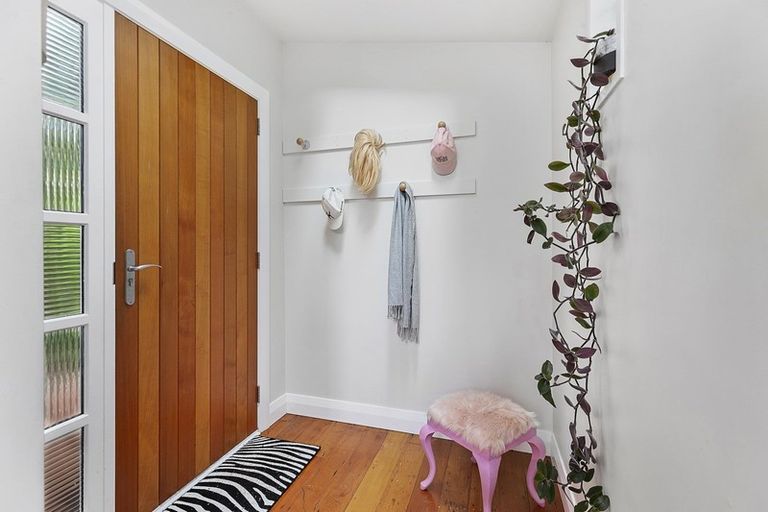 Photo of property in 63 Severn Street, Island Bay, Wellington, 6023