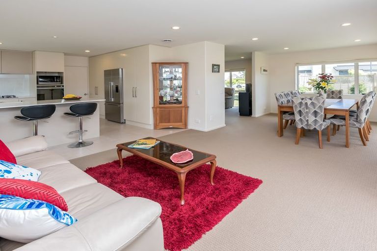 Photo of property in 99 Bayvista Drive, Karaka, Papakura, 2113