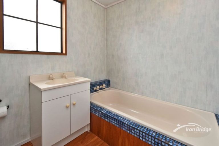 Photo of property in 47a Inwoods Road, Parklands, Christchurch, 8083