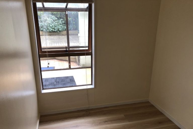 Photo of property in 81a Thurleigh Grove, Karori, Wellington, 6012