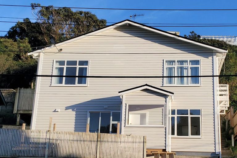 Photo of property in 3/102 Eden Street, Island Bay, Wellington, 6023