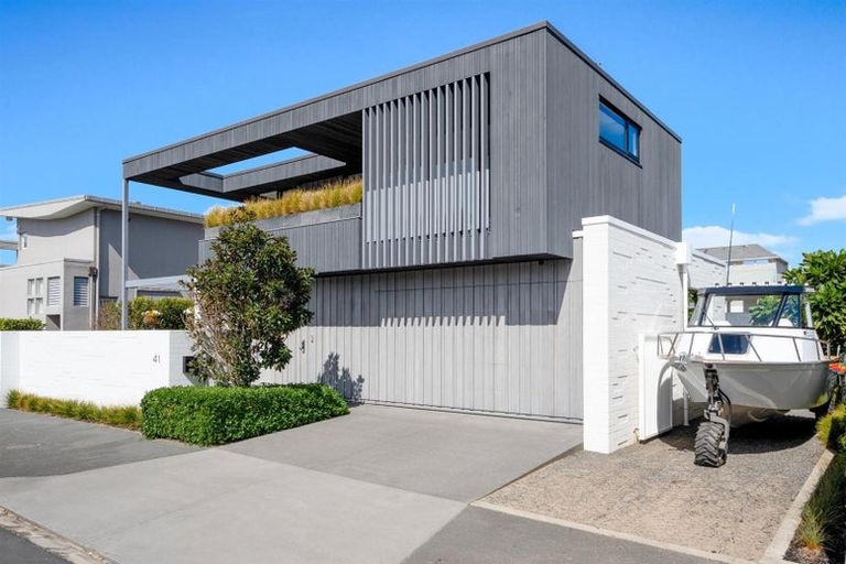 Photo of property in 41 Craig Road, Milford, Auckland, 0620