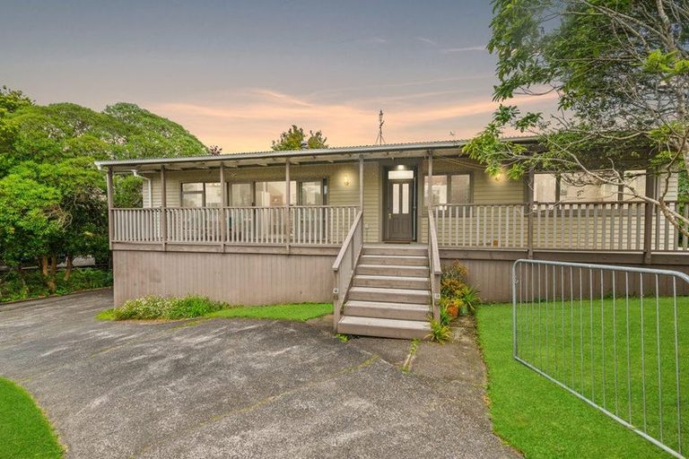 Photo of property in 35 Lyndhurst Road, Te Atatu South, Auckland, 0610