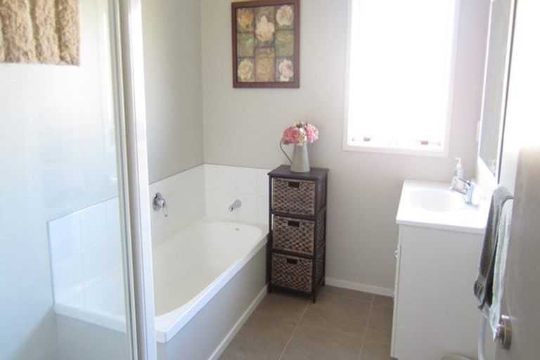 Photo of property in 4 Park Avenue, Waikanae, 5036