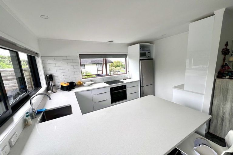Photo of property in 6 Amorino Drive, Red Beach, 0932