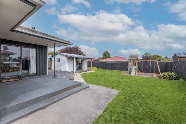 Photo of property in 24 Inwoods Road, Parklands, Christchurch, 8083