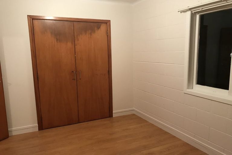 Photo of property in 10 Kereru Street, Henderson, Auckland, 0612