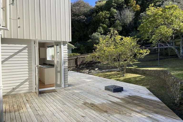 Photo of property in 162 Broderick Road, Johnsonville, Wellington, 6037