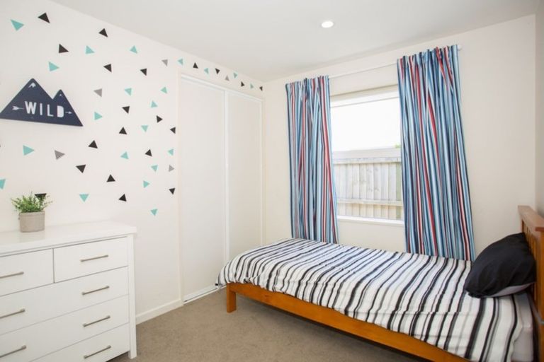 Photo of property in 37 Davaar Crescent, Broomfield, Christchurch, 8042