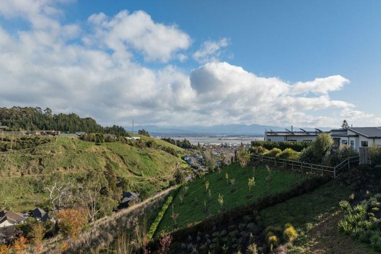 Photo of property in 7 Hill Tops Way, Stoke, Nelson, 7011