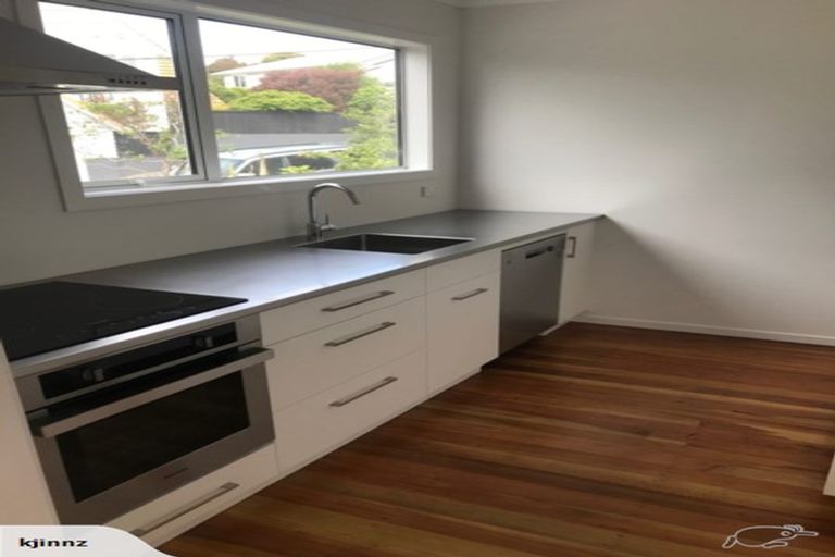 Photo of property in 2/74 Creswick Terrace, Northland, Wellington, 6012