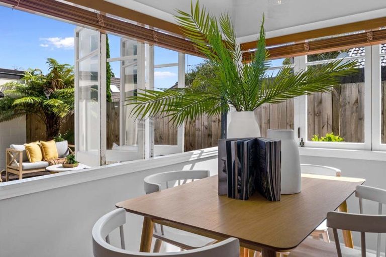 Photo of property in 521a Devonport Road, Tauranga South, Tauranga, 3112