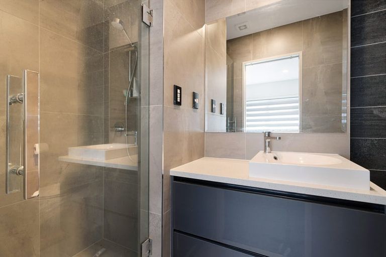 Photo of property in 6 Meritage Lane, Te Atatu South, Auckland, 0610