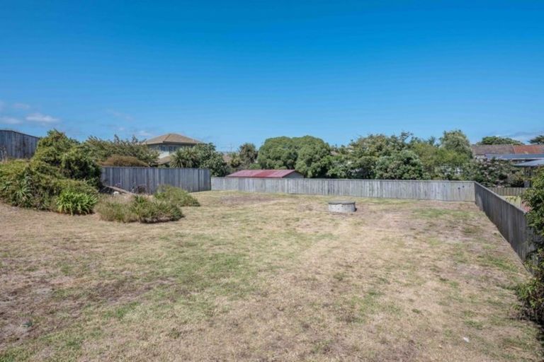 Photo of property in 6 Mahana Road, Paraparaumu Beach, Paraparaumu, 5032