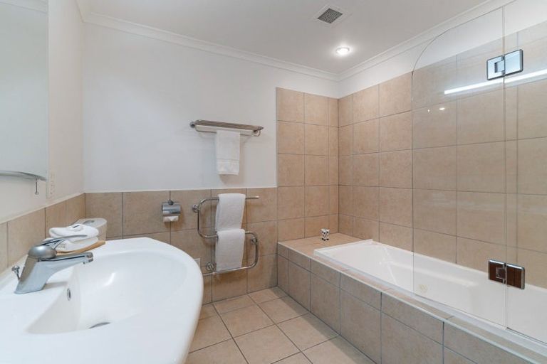 Photo of property in 206/136 Marine Parade, Mount Maunganui, 3116