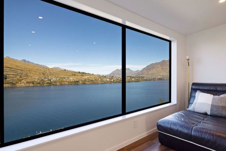 Photo of property in 22 Golden Terrace, Queenstown, 9300