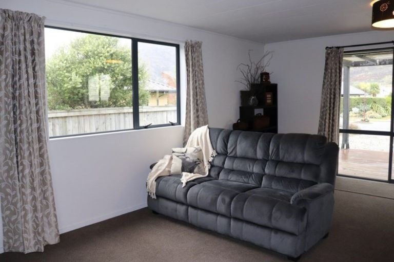 Photo of property in 69 Howards Drive, Lake Hayes, Queenstown, 9304