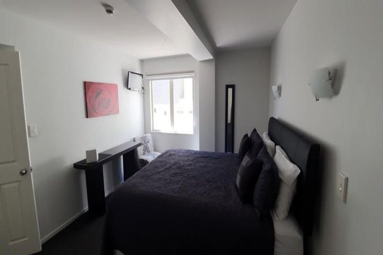 Photo of property in 45 Marine Parade, Mount Maunganui, 3116