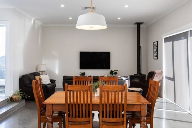 Photo of property in 92 Tukapa Street, Westown, New Plymouth, 4310