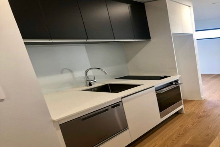 Photo of property in Frank Sargeson Apts, 405/80 Anzac Street, Takapuna, Auckland, 0622