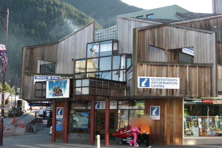 Photo of property in 19 Shotover Street, Queenstown, 9300