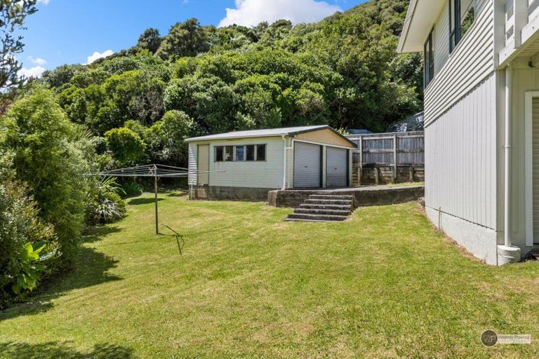 Photo of property in 12 Holmes Grove, Naenae, Lower Hutt, 5011